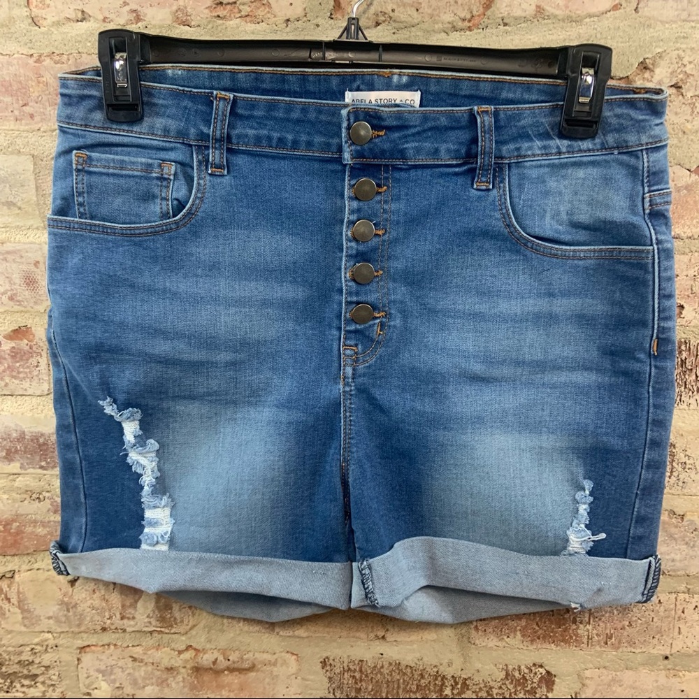 Button fly distressed stretch jean shorts large